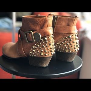 Vince Camuto Marcin Leather Bootie - brown - sz6.5